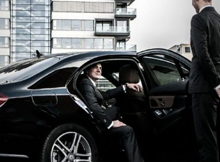 yourself to a limo in Toronto