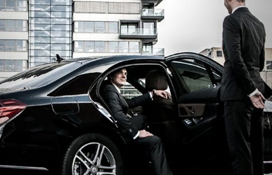 yourself to a limo in Toronto